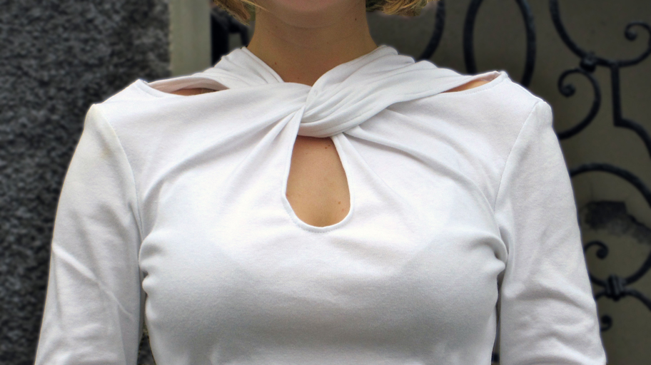 burda-Knotted-Keyhole-Top-detail