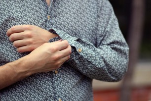 chemise homme à motifs - manche 2